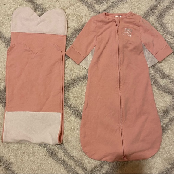 The Butterfly swaddle 👶🏻🦋💗 - Picture 2 of 14